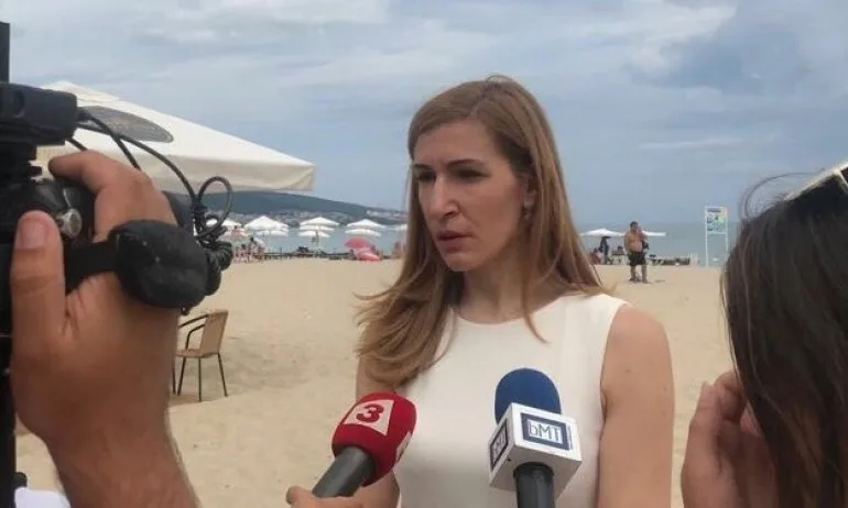 Ангелкова: Септември вече е част от активния летен сезон, отчетоха повече туристи - Tribune.bg