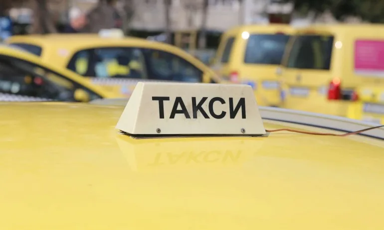 ОК Супертранс: Има работещи таксита, но работата е в пъти по-малко, няма да издържим месеци - Tribune.bg