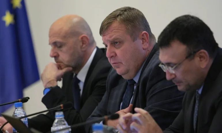 Каракачанов за армията: Керванът върви в правилната посока, кучета нека лаят - Tribune.bg