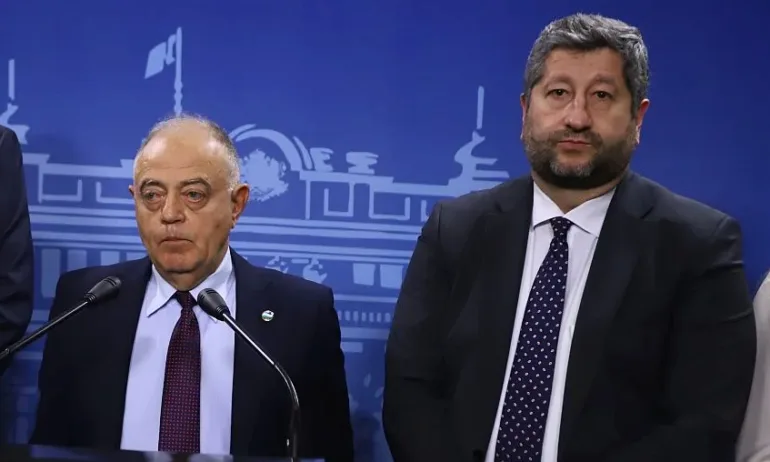 Членове на ДСБ искат изключването на Атанас Атанасов от партията - Tribune.bg