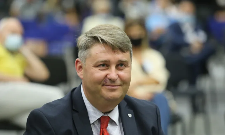 Евгени Иванов: Държавата не може да си позволи такова девалвиране на институциите - Tribune.bg