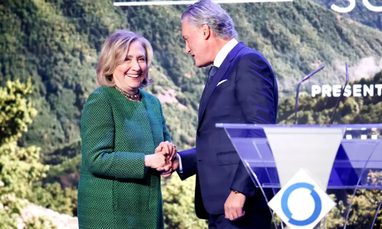 Хилари Клинтън в София: Равноправието на жените е недовършената работа на 21 век - Tribune.bg