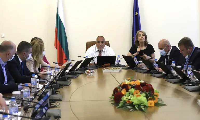 Борисов: Не можем ли да спазваме правилата без заповеди? Кризата се задава, не можем да затваряме - Tribune.bg