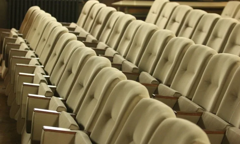 Театър Българска армия отваря врати за зрителите - Tribune.bg