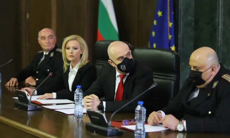 За първи път в новата ни история: Разбиха група за шпионаж - Tribune.bg