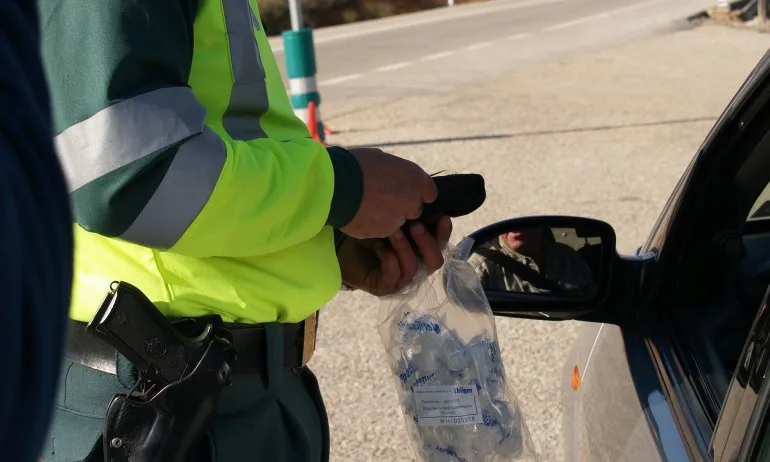 Спипаха пияна учителка зад волана - Tribune.bg