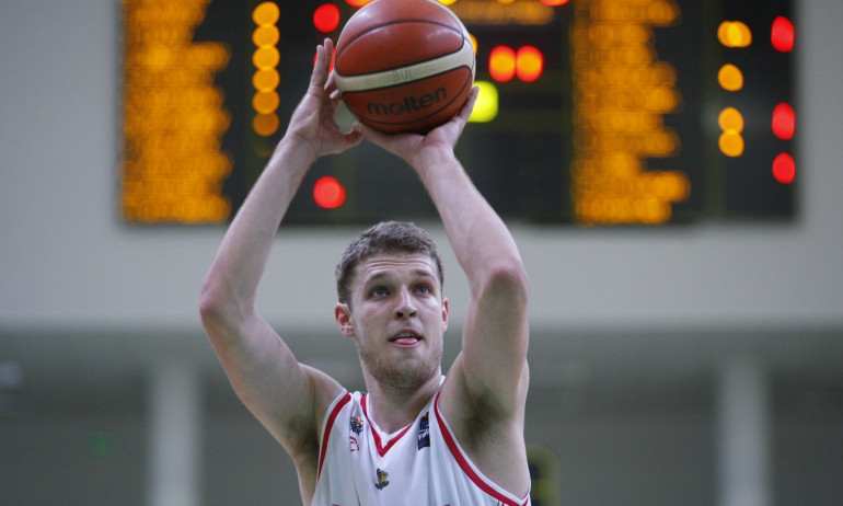 Везенков вече тренира с националите - Tribune.bg