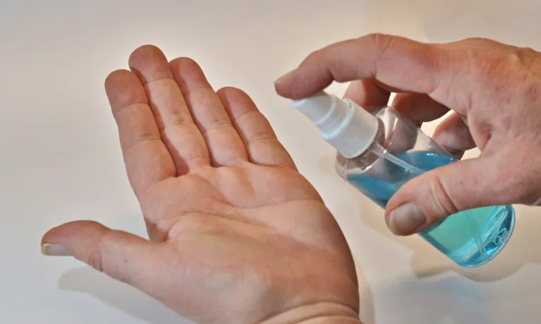 Агенция Митници: Има достатъчно спирт за производство на дезинфектанти - Tribune.bg