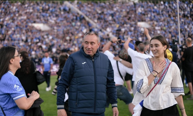 Мъри Стоилов редом до треньор №1 на ХХ век - Tribune.bg