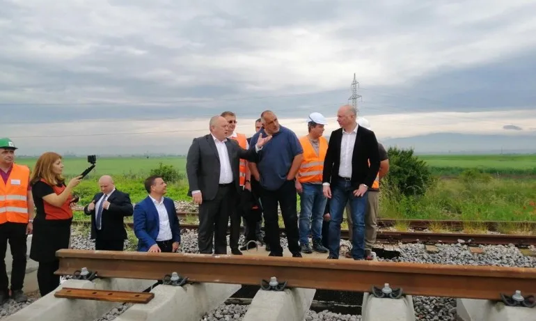 Борисов инспектира новата жп отсечка София-Елин Пелин (ВИДЕО) - Tribune.bg
