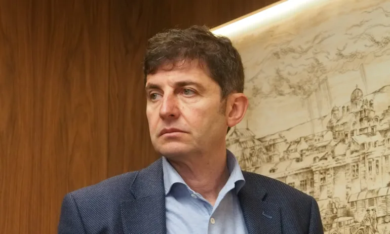 Кап. Калчев поиска публично извинение от Кирил Петков и Лена Бориславова за обвиненията към моряците - Tribune.bg