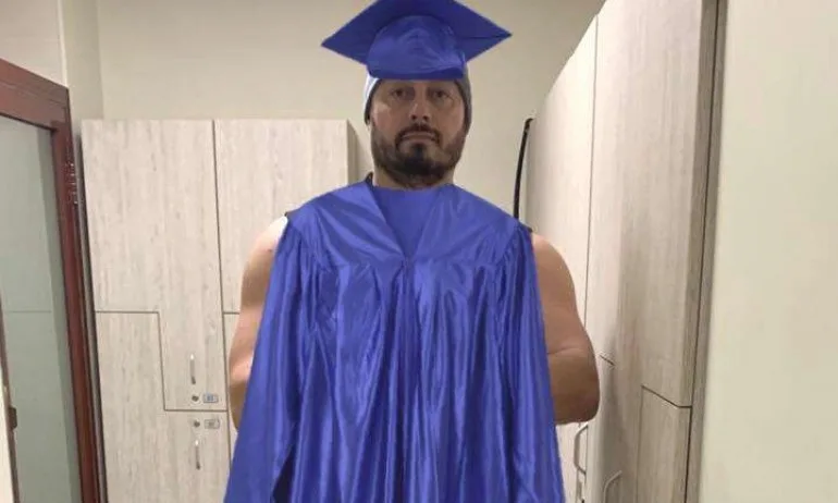 Хит в мрежата – Мастър Клас по Английски език и Житейски Мъдрости с Проф. Бареков - Tribune.bg