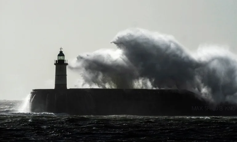 Бурята Сиара прикова Европа - Tribune.bg