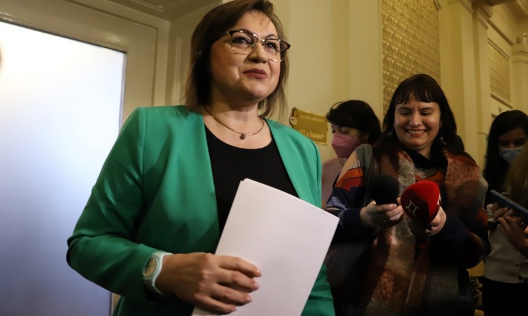 Нинова пробва да избегне сблъсък със Зарков, организира служебно оставане на лидерския пост - Tribune.bg