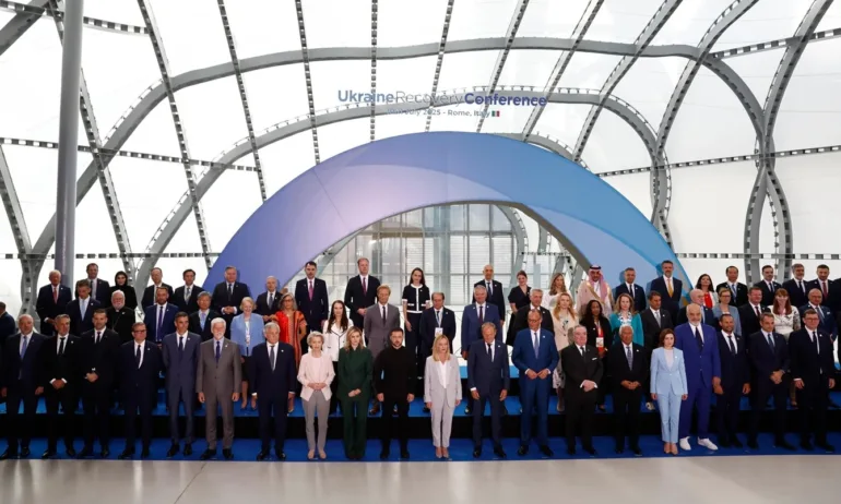 ЕК отпуска 2.3 милиарда евро за възстановяване на Украйна - Tribune.bg