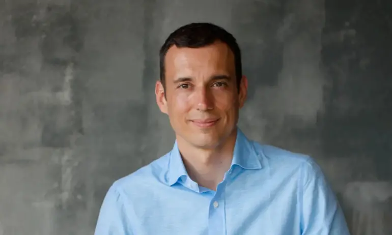 Терзиев зове всички да се гордеем и подкрепим свързаните с него фирми, които ще вземат милиони по ПВУ - Tribune.bg