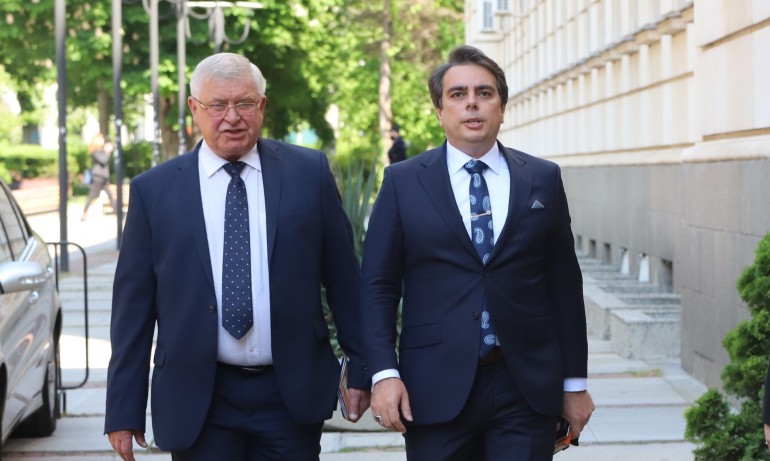 Кирил Ананиев към Асен Василев: Нямате право на такива разходи в бюджета - Tribune.bg