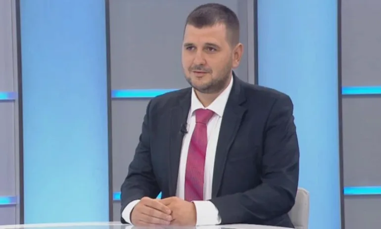 ДБ: Нинова е пила турско кафе с Борисов - Tribune.bg