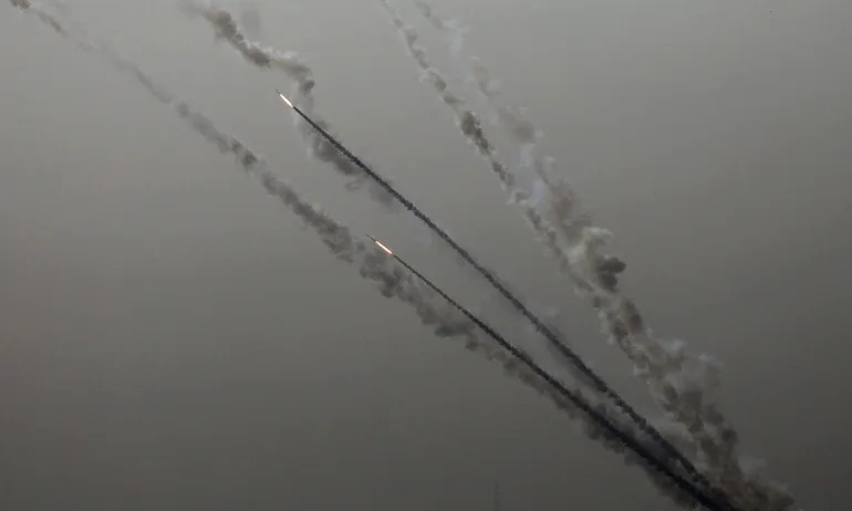 Ракетен обстрел по Израел – МВнР съветва българите да търсят бомбоубежища - Tribune.bg