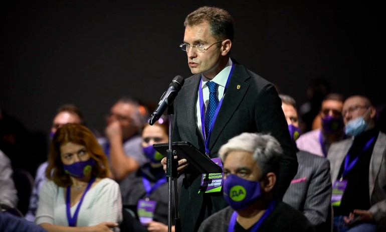 Член на ДБ по време на конгреса: Нашата партия не може да печели доверието на хората - Tribune.bg