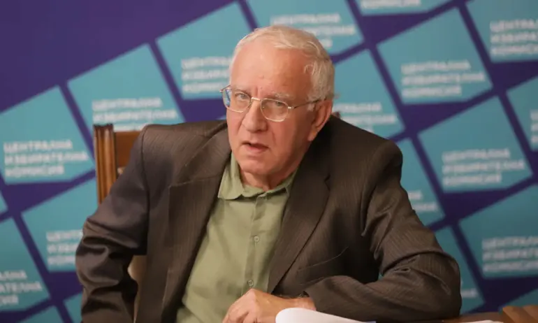 Зам.-председателят на ЦИК Цветозар Томов: Основният проблем е недоверието към машините - Tribune.bg