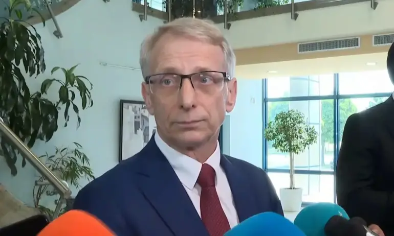 Денков отговори на Радев: Не Украйна, а кръгът около Путин настоява да води война - Tribune.bg