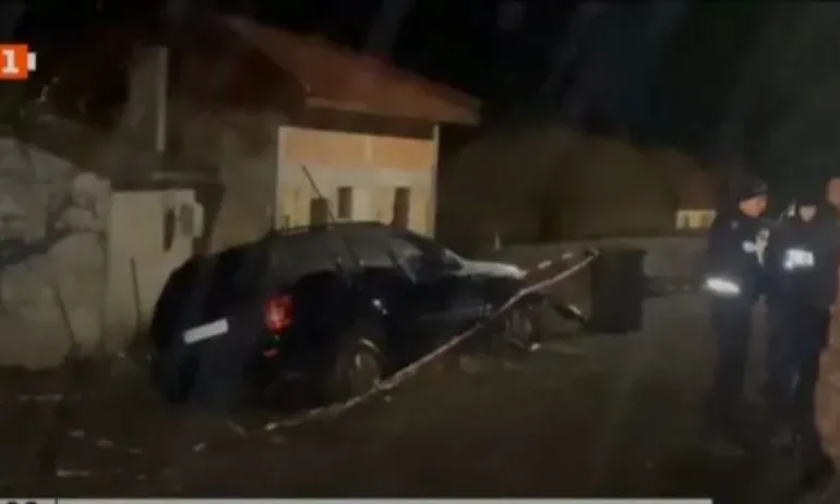 Обявен за издирване: Мъж удари 6 коли и автобус, преодоля лента с шипове и избяга в Равадиново - Tribune.bg