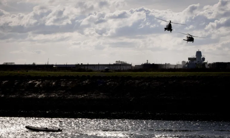 Неидентифицирани дронове над четири летища в Дания - Tribune.bg