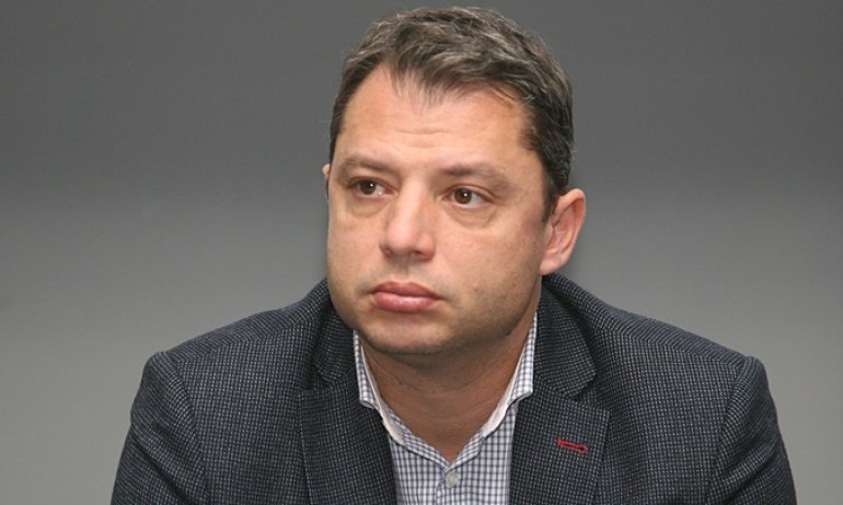 Депутатът от ГЕРБ Делян Добрев обяви, че ще внесе в