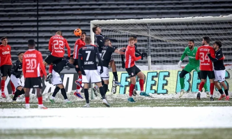 Славия и ЦСКА 1948 с реми след 2 автогола на снега в София - Tribune.bg