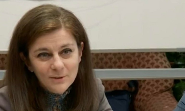 Генчовска: Изчакваме безопасен коридор за евакуация на българите от Украйна - Tribune.bg