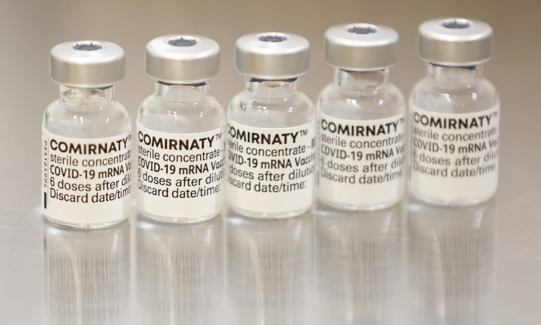 Тестват ваксината на Pfizer/ BioNTech за ефективност при новия щам - Tribune.bg
