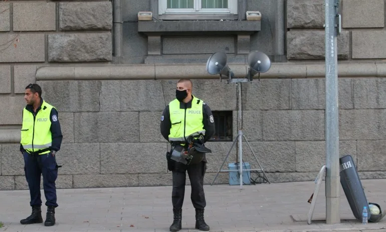 Караянчева предупреди, че няма да допусне провокации в парламента - Tribune.bg