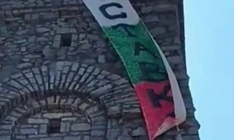 Барикадиралите се в Паметника на свободата на Шипка били от ДБ - Tribune.bg