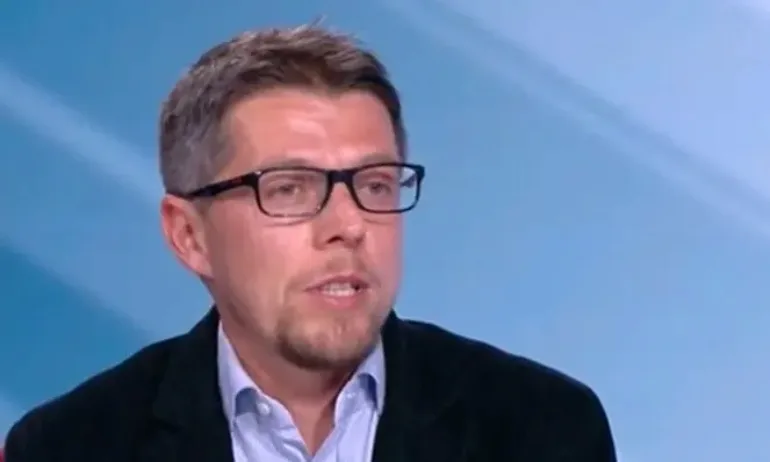 Равноотдалечени? Шефът на обществения съвет към ЦИК сипе по обиди по Борисов, нарича го Бойко - Tribune.bg