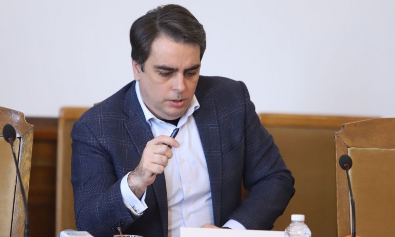 Асен Василев: Ще има увеличение в цената на парното с поне 20% - Tribune.bg