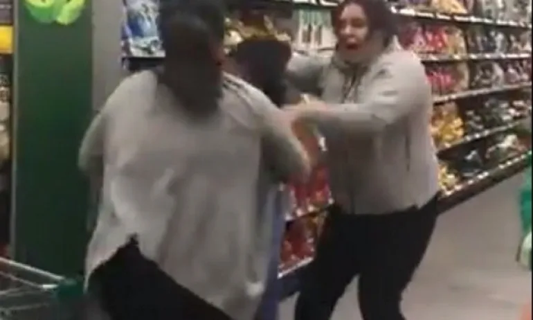 Истерия заради коронавируса: Бой за тоалетна хартия в Австралия (ВИДЕО) - Tribune.bg