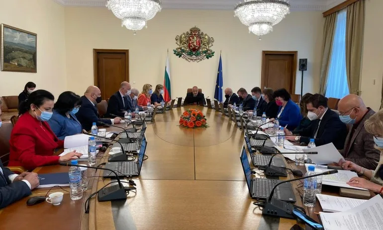 Кабинетът отпусна допълнително 4 милиона лева подпомагаме църквите в страната - Tribune.bg