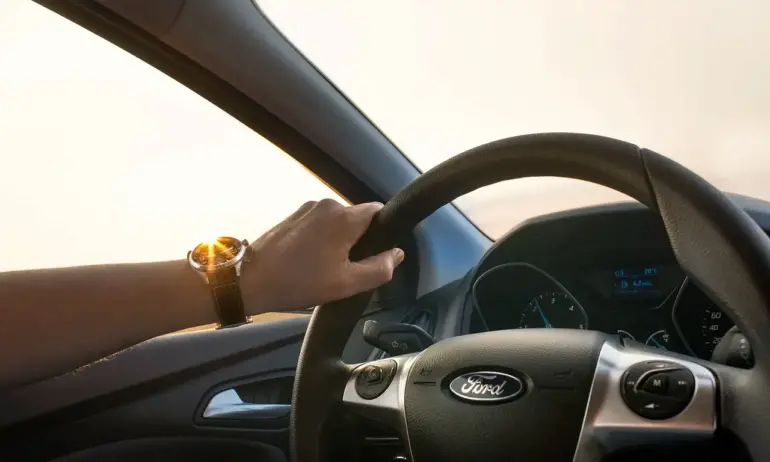 С над 150 км/ч: Учебна кола изпревари патрулка на магистрала в Нидерландия - Tribune.bg