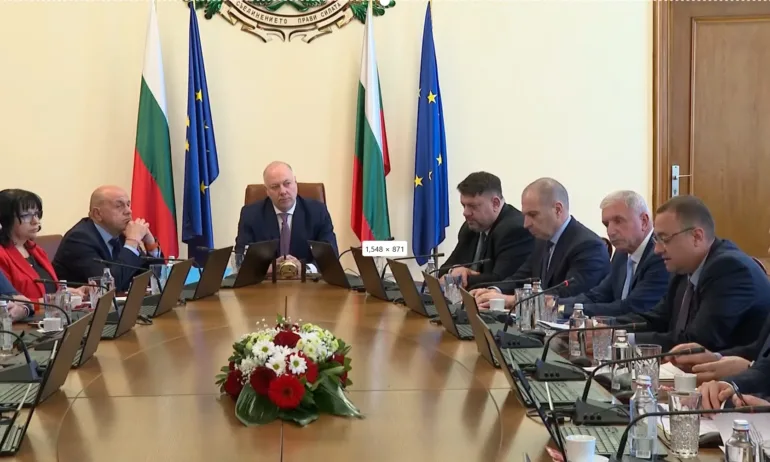 Тренд: Подкрепата за пълен мандат на кабинета Желязков е 50:50 - Tribune.bg