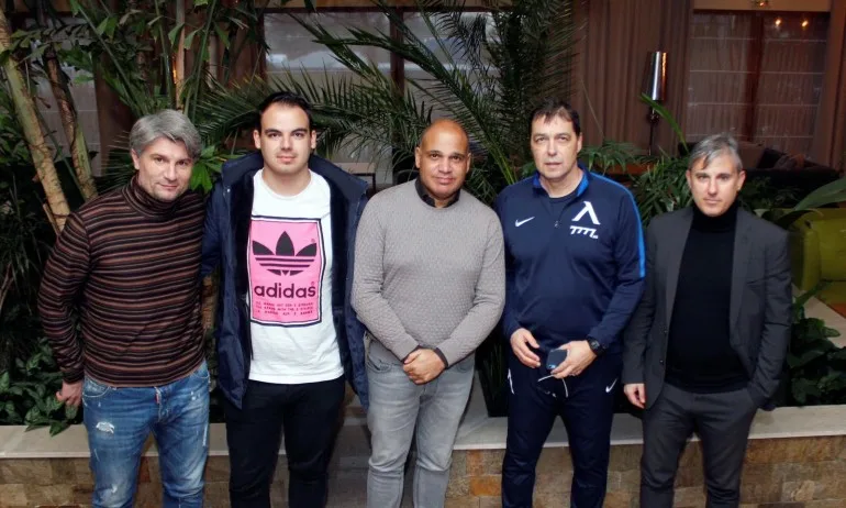 Скаут на Аякс посети Левски - Tribune.bg