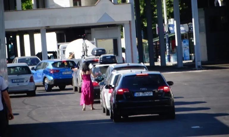 Гърция ще извършва на границата максимален брой тестове за коронавирус - Tribune.bg