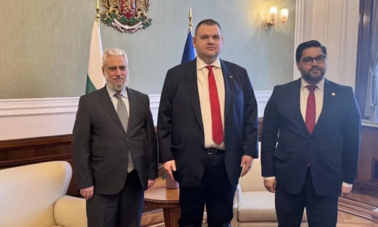 Делян Пеевски се срещна с главния мюфтия д-р Мустафа Хаджи - Tribune.bg