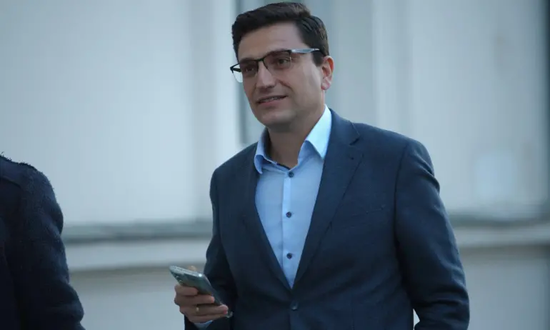 Сабрутев: Когато Радев говори за бюджет, трябва да си припомним как негов министър плашеше държавата с фалит - Tribune.bg