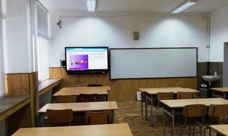 Зов за помощ! Кампания в подкрепа на дете на загинала от коронавирус учителка - Tribune.bg