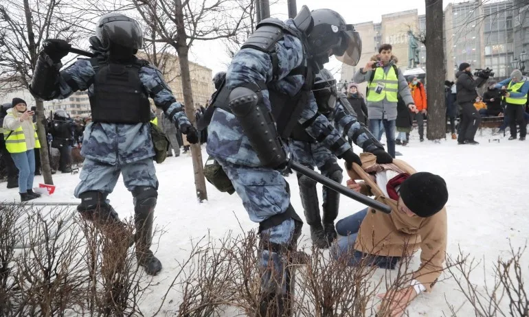 След протестите в защита на Навални: Хиляди арестувани в Русия - Tribune.bg