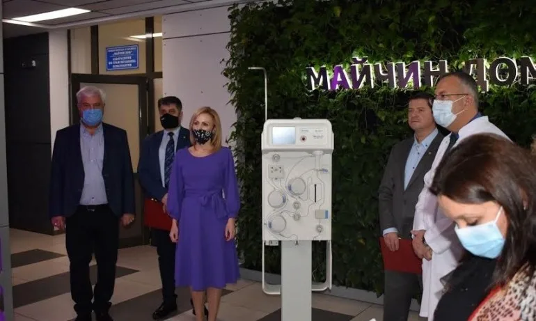 Прокурори и следователи дариха два апарата за плазмафереза на Майчин дом и центъра по трансфузионна хематология - Tribune.bg