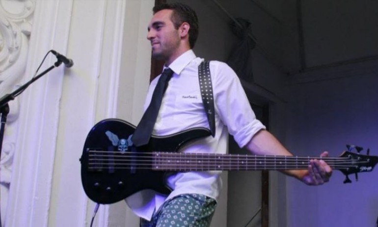 Журналист за депутат от ПП: Ще преборим корупцията с песен и по боксерки - Tribune.bg