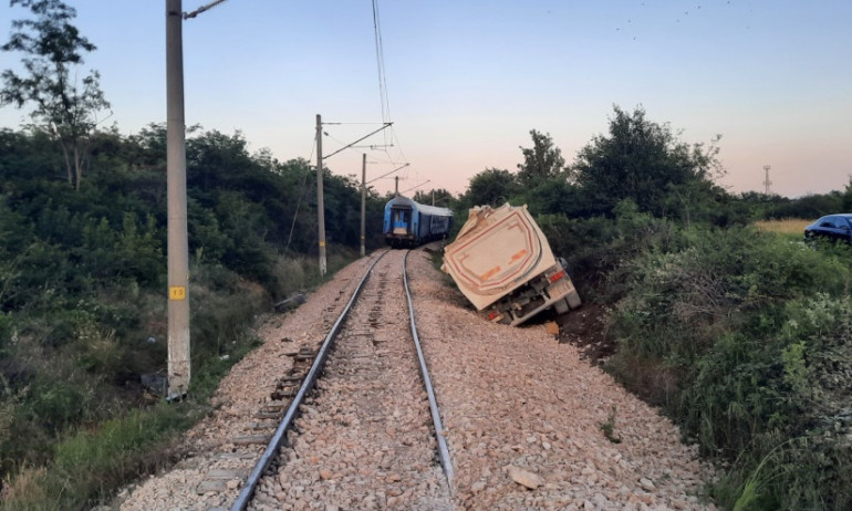 Човешка грешка е вероятната причина за катастрофата с влак на Гара Орешец - Tribune.bg