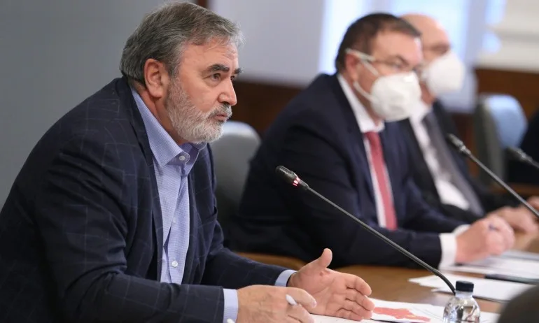 Щабът: Всеки ден се борим със страха заради неверни новини, фалшиви сайтове и конспиративни теории - Tribune.bg